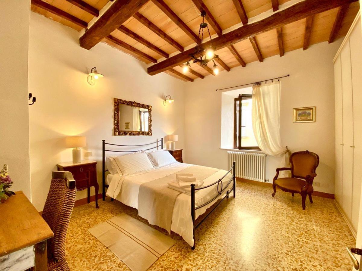 Apartamento Dimora Del Poggio - Charming Historic Centre - San Quirico dʼOrcia Exterior foto